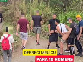 LEVEI 2 AMIGOS HÉTEROS PARA FODER MEU CU EM PÚBLICO, ONDE HOMENS COSTUMAM FAZER CAMINHADA. ENQUANTO CADA UM SE RESERVA PARA COMER MEU CU, UMA PLATEIA DE HOMENS OBSERVA E SE MASTURBAL. asian Facetious ambisextrous unconcerned sex videos