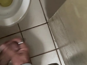 Punheta swing banheiro público unconcerned sex videos asian enticing