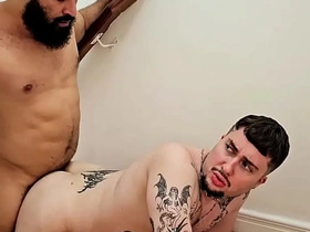 Papai não se aguentou de tesão e já me fudeu na escada (COMPLETO NO RED) gay sex videos asian teacher