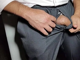 YURI GAÚCHO - CHEFE COM TESÃO SE EXIBIU E TOCOU PUNHETA ATÉ GOZAR - EXECUTIVO GOZANDO NA FRENTE DA GALERA - HOMEM BONITO MASTURBANDO O PAU GRANDE E GOZANDO Greensward gay videos sex asian