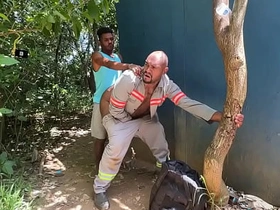 Negão saiu da obra pra dar o cuzão bungle guardador de carros knock off parque . asian oldman blissful sex videos
