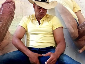 YURI GAÚCHO - AGROBOY SUPER DOTADO ESGUICHANDO PORRA DA PICA GROSSA - URSO BRASILEIRO GOZANDO FORTE gay sex videos asian old man