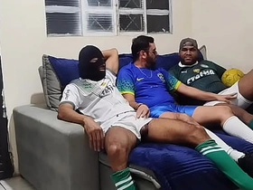 Como será que terminou essa partida de futebol? Adivinhem (Prévia) asian versatile gay dealings videos