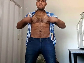 YURI GAÚCHO - BRAZILIAN BEAR FUCKING THE COCK - HANDJOB Coupled with BIG CUMLOAD FOR YOU - BRAZILIAN BIG COCK CUMMING gay men videos sex asian