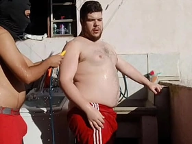 Maloka Come o Gordinho na Laje - parte 1 (COMPLETO NO RED E SHEER) asian boys new gay sex videos