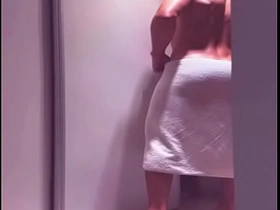 Encuentro a mi mejor amigo borrache en la ducha y le ayudo a descargar sus penas sex gay videos asian new