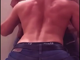 LE QUITO EL VIRGO A MI GYM BRO EN LOS BAÑOS DEL GIMNASIO free asian better half gay making love videos