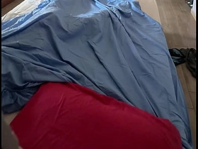 Si masturba sotto le lenzuola velocemente e intensamente e viene - orgasmo reale gay sex videos asian muscular