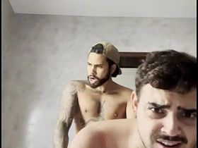 Novinho liberou gostoso pro amigo asian gay sex world videos