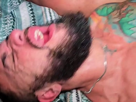 VIERAM ME VISITAR E ACABOU ROLANDO UMA PUTARIA A 4. sex gay porn videos asian