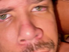 TWINK GRITANDO DE TESÃO SENDO FODIDO POR DOIS MACHOS. china gay sex videos asian gay site