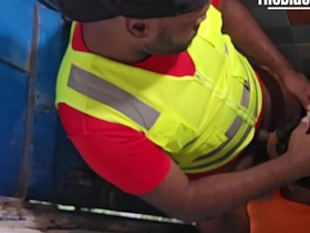 Funcionário registra sua pegação no banheiro com outro operario hot asian sex gay videos