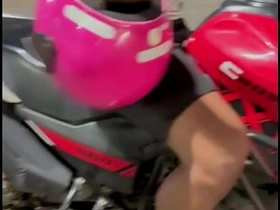 ENTREGADOR SUBIU PRA BEBER AGUA E OFERECI MEU CUZINHO PRA ELE asian gay sex videos porn hub