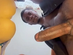 Papi masturba su gran polla whisk saliva y su fleshlight para luego correrse asian gay sex/videos