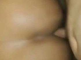 اتفرج على الفحل وهو بينك طيزي في وضع الكلب.. الصوت لوحده يمتعك asian gay girls sex videos
