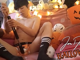 Halloween Jon Arteen pumps up balloons and fumbling up pumping his cock until he ejaculates his cum all over myself Ahegao sexual congress videos of asian gay boys