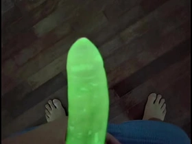 EU TESTEI A CAMISINHA DE NEON - OLHA COMO BRILHA NO ESCURO asian tamil gay sex videos in twitter