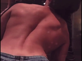 Después de una plática de mujeres en el bar mi amigo hetero y yo terminamos en la ducha juntos y follando gay sex videos asian tamil