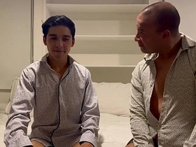 Este joven nunca había probado una gran verga como la que tiene este discapacitado latest asian gay sex videos hd gay tube